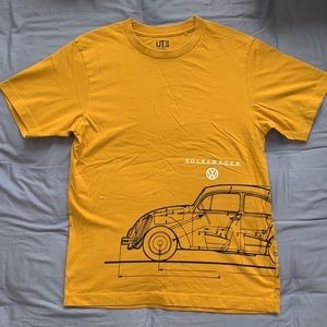 [SOLD] Uniqlo T-shirt 2 for $12